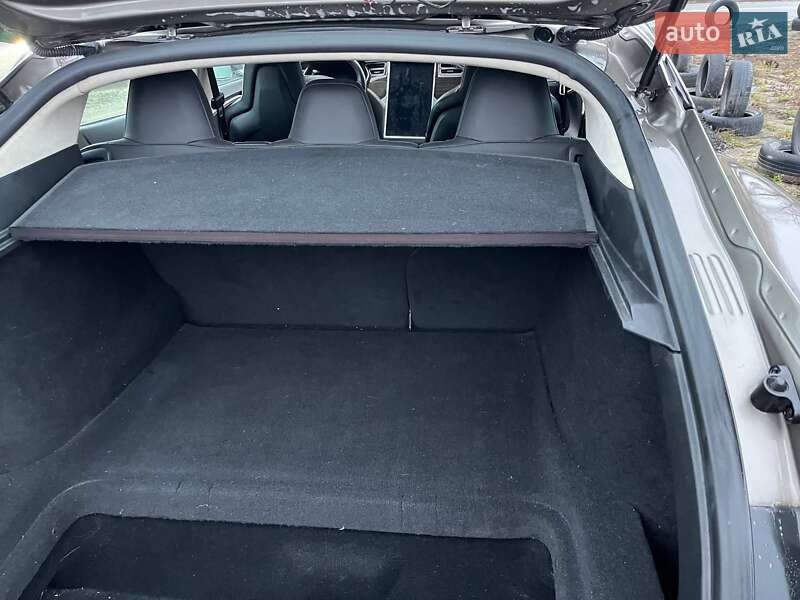 Лифтбек Tesla Model S 2015 в Киеве фото 24 Лифтбек Tesla Model S 2015 в Киеве
