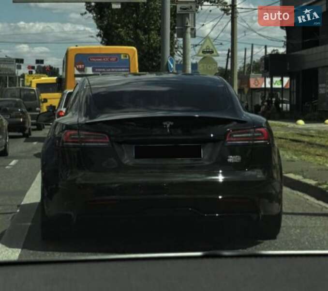 Лифтбек Tesla Model S 2022 в Одессе