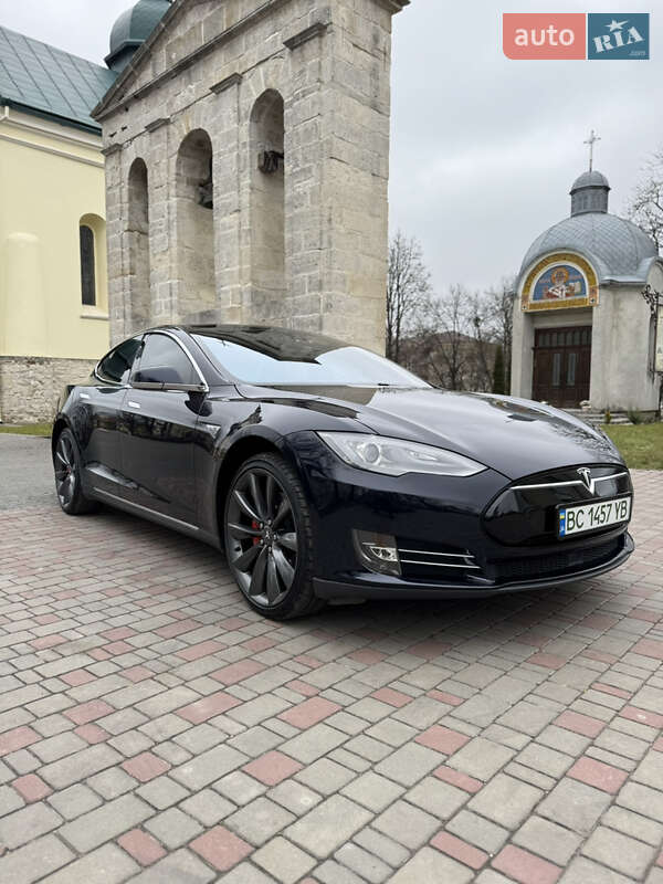 Лифтбек Tesla Model S 2015 в Золочеве