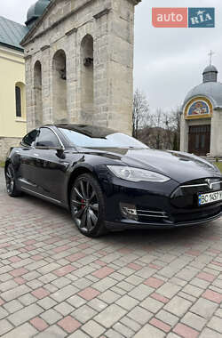 Лифтбек Tesla Model S 2015 в Золочеве