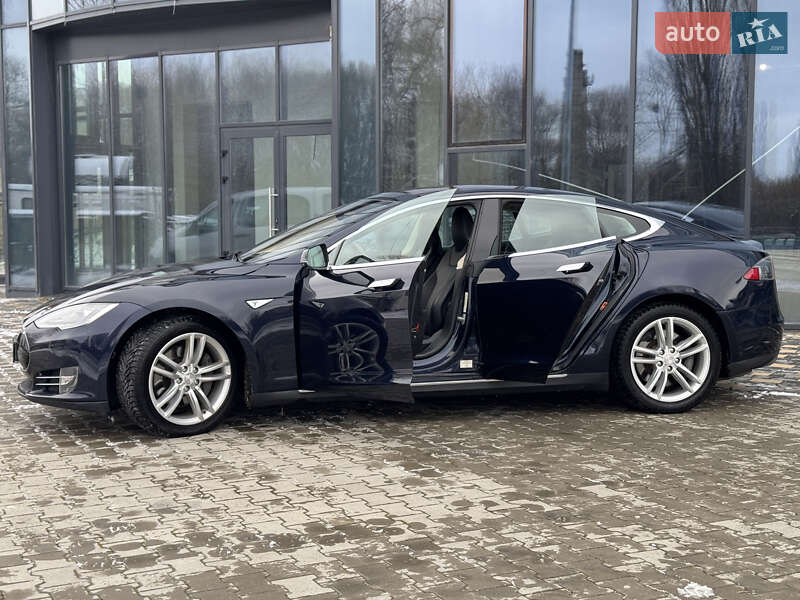 Лифтбек Tesla Model S 2015 в Ровно фото 3 Лифтбек Tesla Model S 2015 в Ровно