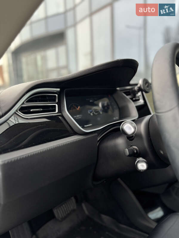 Лифтбек Tesla Model S 2015 в Ровно фото 15 Лифтбек Tesla Model S 2015 в Ровно
