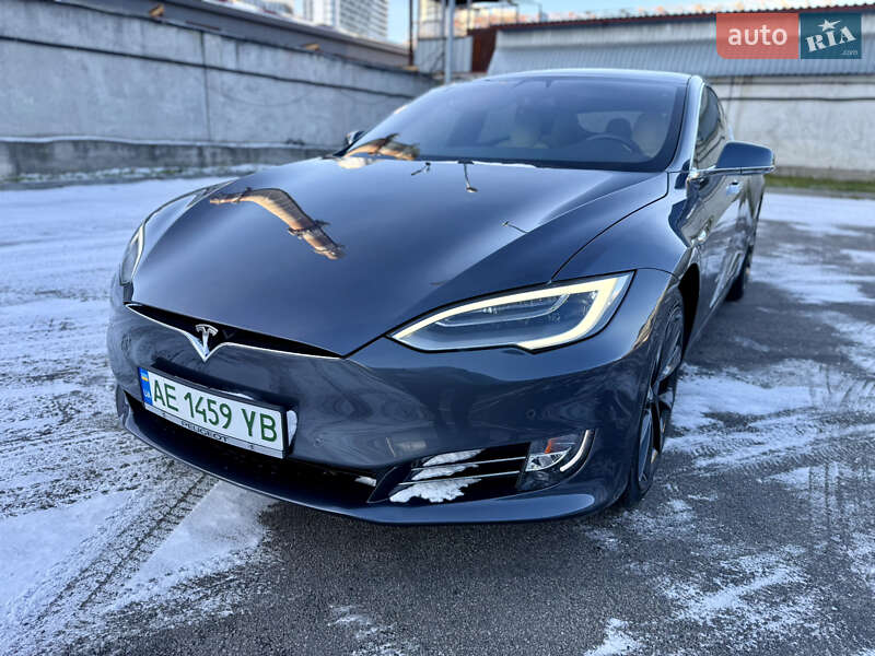 Ліфтбек Tesla Model S 2020 в Києві