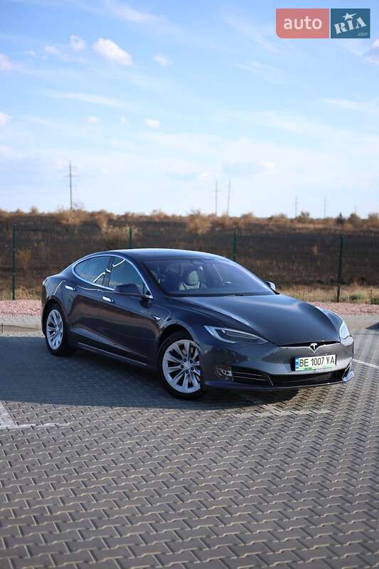 Ліфтбек Tesla Model S 2018 в Миколаєві