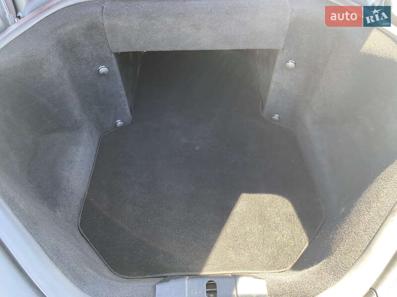 Ліфтбек Tesla Model S 2013 в Луцьку