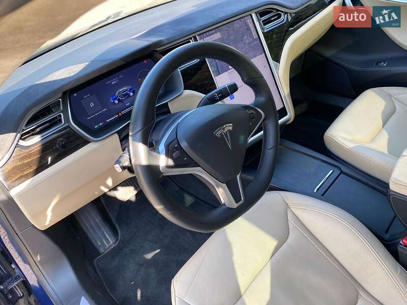 Лифтбек Tesla Model S 2017 в Киеве