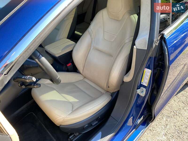 Лифтбек Tesla Model S 2017 в Киеве