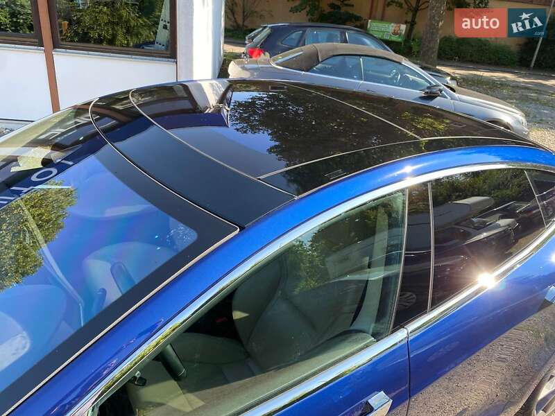 Лифтбек Tesla Model S 2017 в Киеве