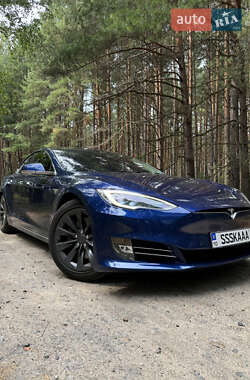 Лифтбек Tesla Model S 2016 в Киеве