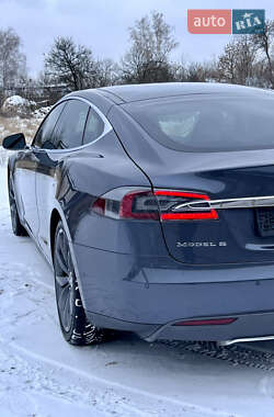 Ліфтбек Tesla Model S 2015 в Валках