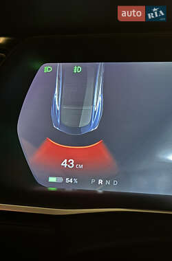 Лифтбек Tesla Model S 2015 в 