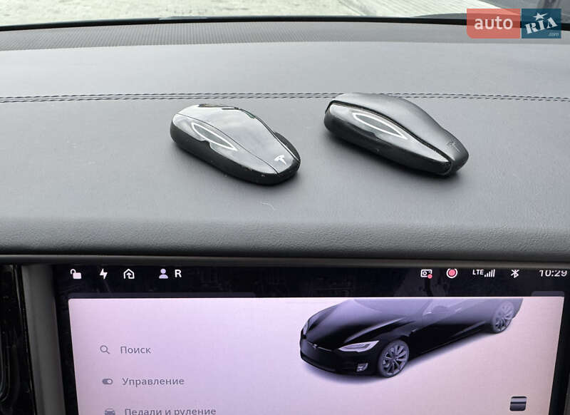 Ліфтбек Tesla Model S 2019 в Стрию