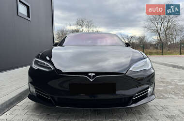 Ліфтбек Tesla Model S 2019 в Стрию