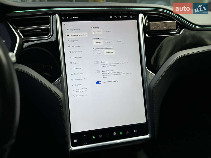 Лифтбек Tesla Model S 2017 в Львове