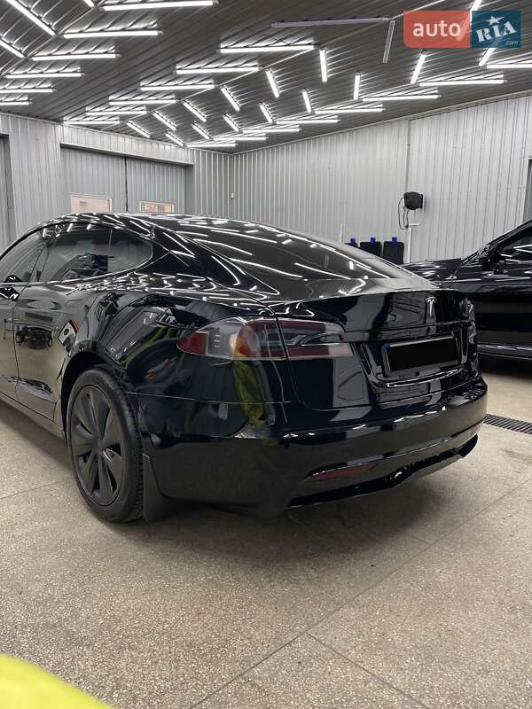 Лифтбек Tesla Model S 2022 в Виннице