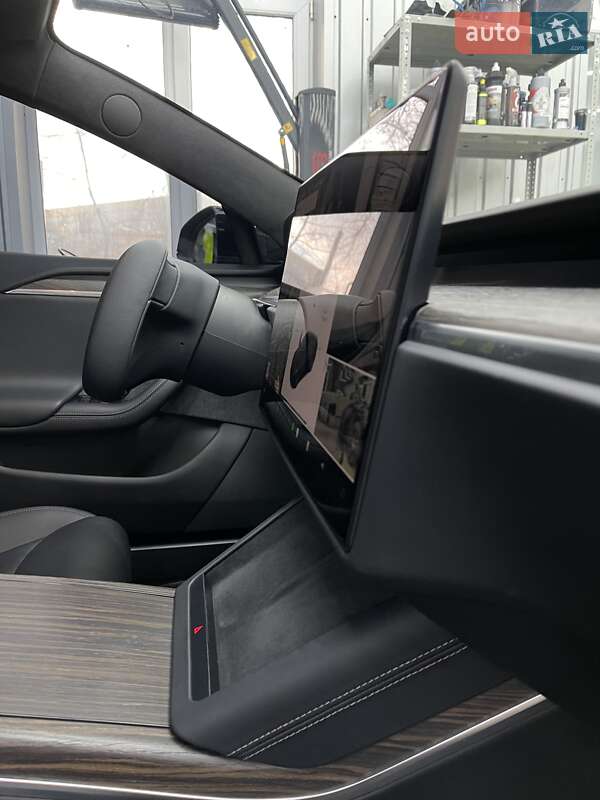 Лифтбек Tesla Model S 2022 в Виннице