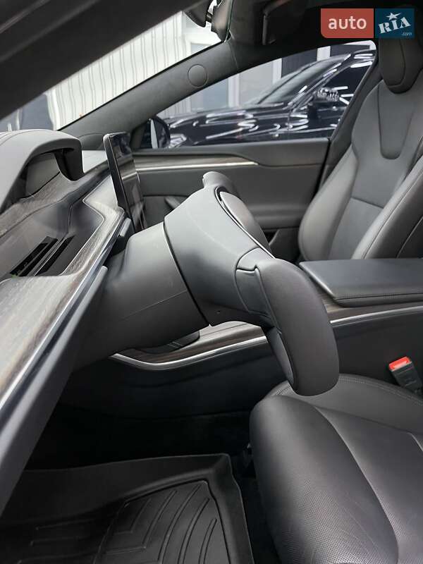 Лифтбек Tesla Model S 2022 в Виннице