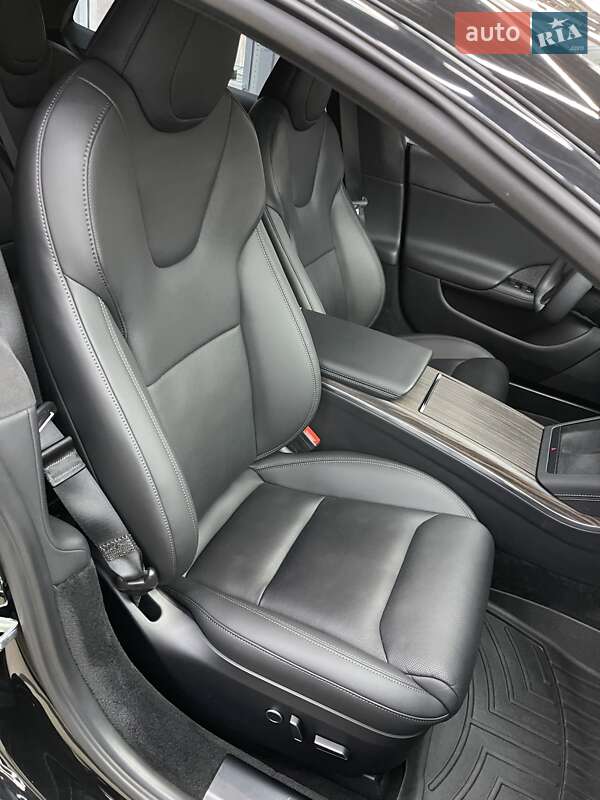 Лифтбек Tesla Model S 2022 в Виннице