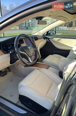 Лифтбек Tesla Model S 2019 в 