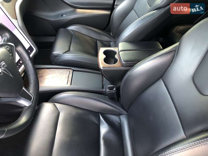 Ліфтбек Tesla Model S 2017 в Києві