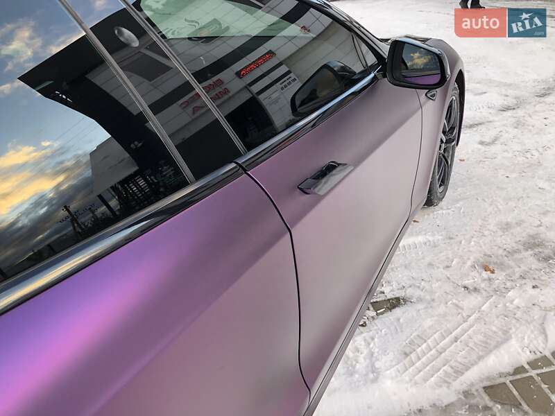 Ліфтбек Tesla Model S 2017 в Києві
