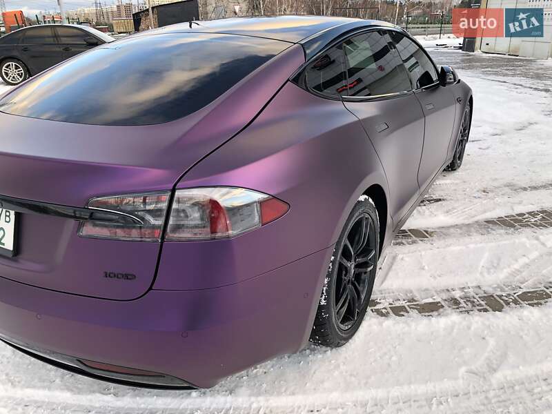 Ліфтбек Tesla Model S 2017 в Києві