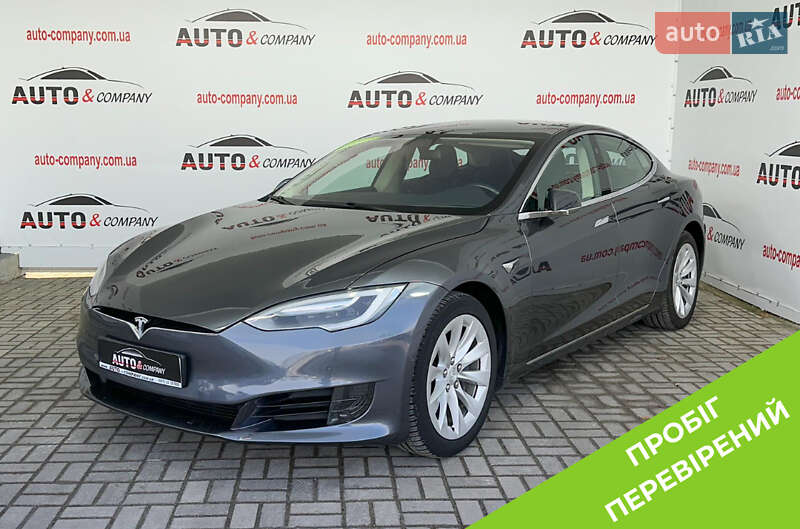 Лифтбек Tesla Model S 2017 в Львове