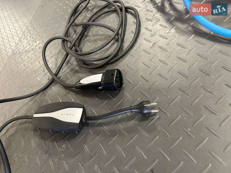 Лифтбек Tesla Model S 2020 в Львове