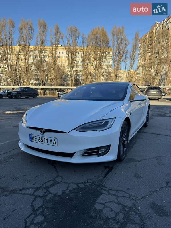 Ліфтбек Tesla Model S 2019 в Дніпрі