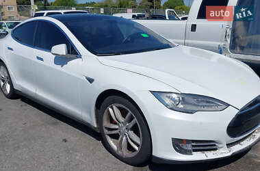 Tesla Model S 2014