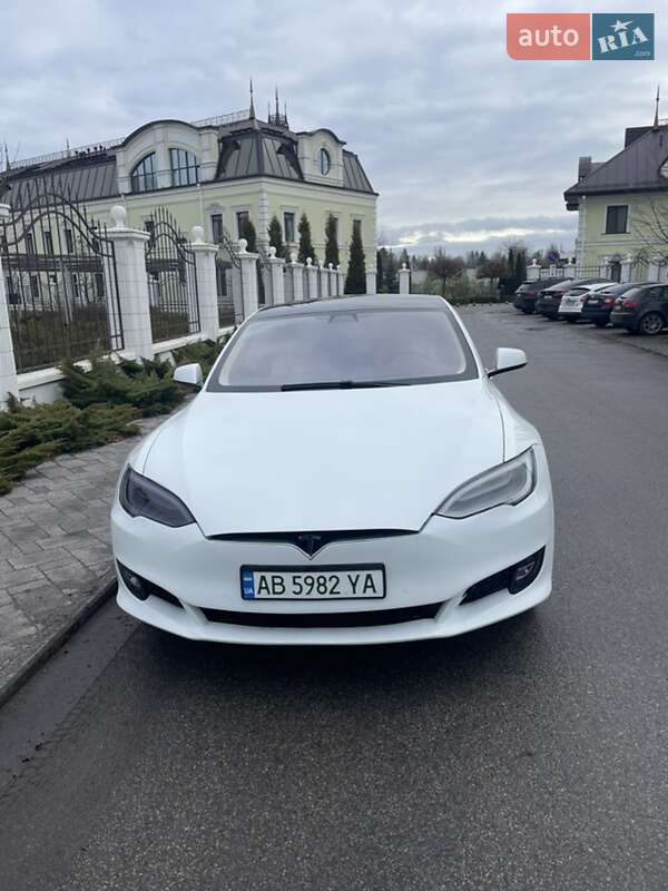 Tesla Model S 2018