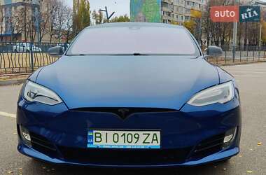 Tesla Model S 2015