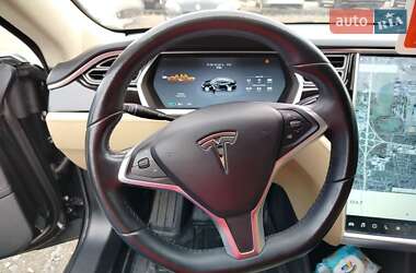 Лифтбек Tesla Model S 2013 в Львове