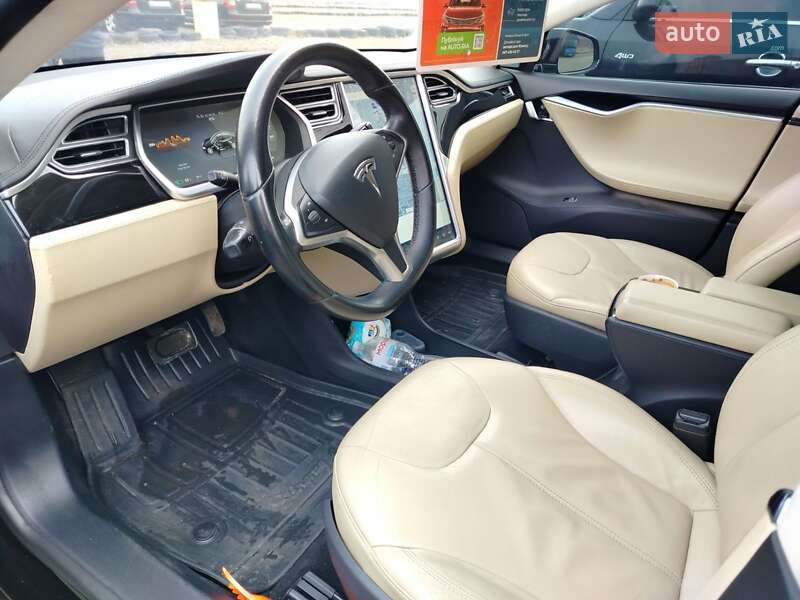 Лифтбек Tesla Model S 2013 в Львове
