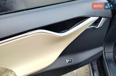 Лифтбек Tesla Model S 2013 в Львове
