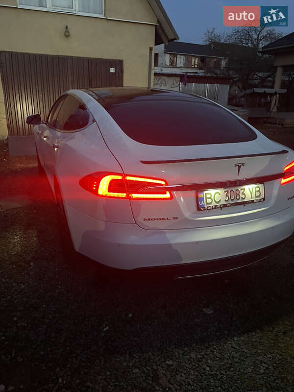 Лифтбек Tesla Model S 2014 в Ужгороде фото 5 Лифтбек Tesla Model S 2014 в Ужгороде