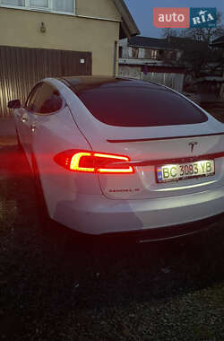 Ліфтбек Tesla Model S 2014 в 