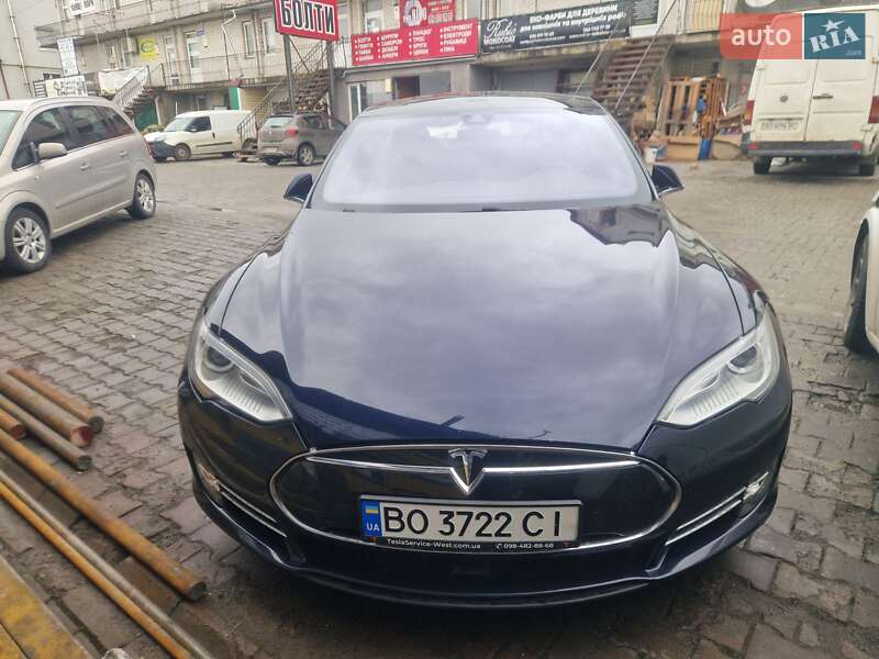 Ліфтбек Tesla Model S 2014 в Тернополі