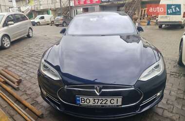 Лифтбек Tesla Model S 2014 в 