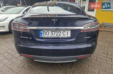 Лифтбек Tesla Model S 2014 в 