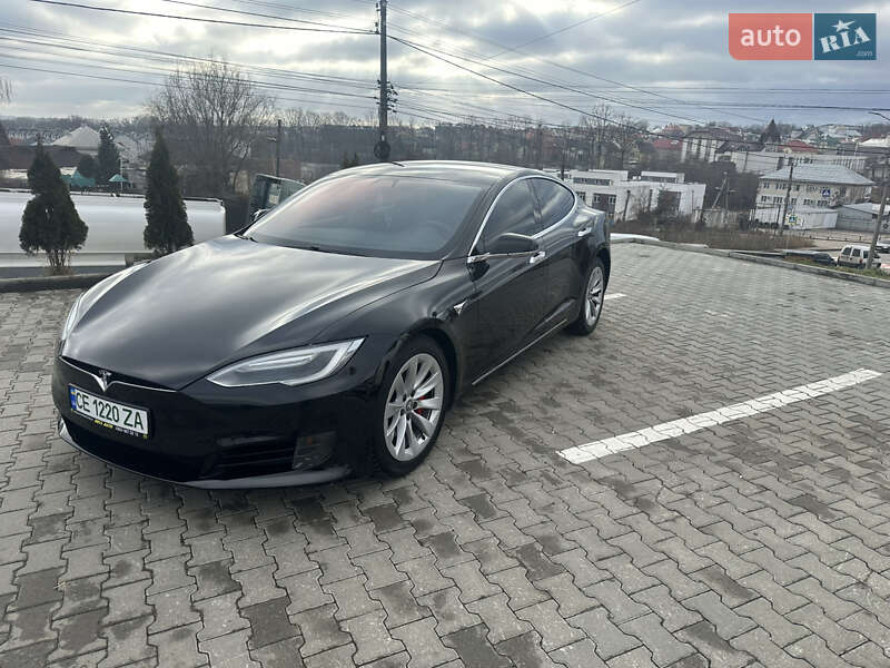 Ліфтбек Tesla Model S 2016 в Чернівцях