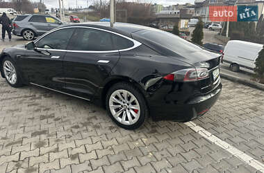 Ліфтбек Tesla Model S 2016 в Чернівцях