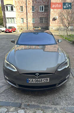 Tesla Model S 2015