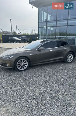 Ліфтбек Tesla Model S 2016 в Тернополі