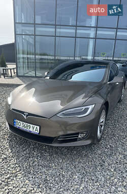 Tesla Model S 2016