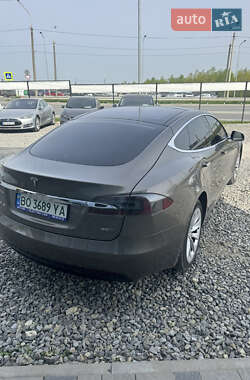 Ліфтбек Tesla Model S 2016 в Тернополі