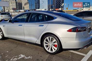 Лифтбек Tesla Model S 2015 в Киеве