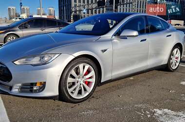 Лифтбек Tesla Model S 2015 в Киеве