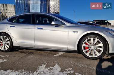 Лифтбек Tesla Model S 2015 в Киеве