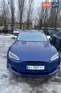 Ліфтбек Tesla Model S 2016 в Києві